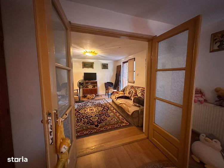 Casă cu 4 camere cu Teren 450 Mp în Central
