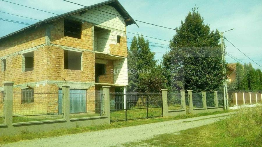 Casa cu 7 camere, 390 mp, teren 600 mp, zona Unirii Casa cu 7 camere, 390 mp, teren 600 mp, zona Unirii