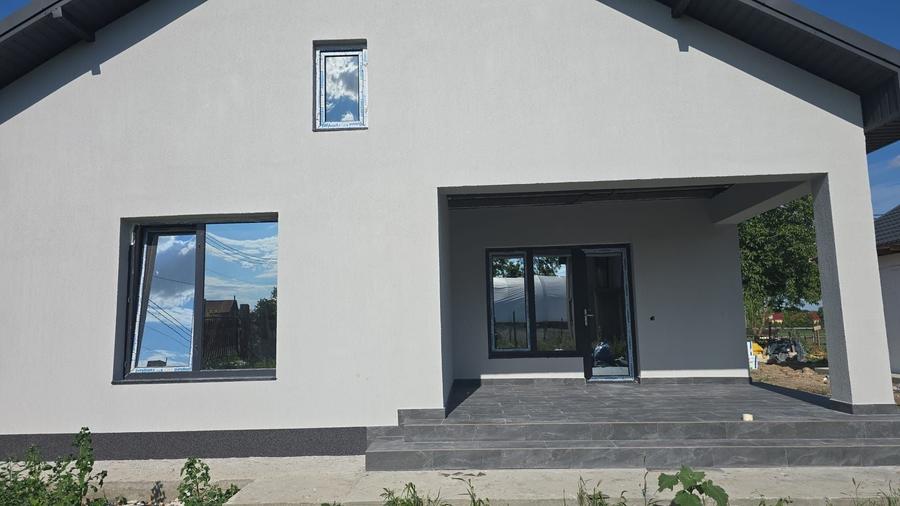 Casă cu 3 camere cu Teren 130 Mp în Vânători