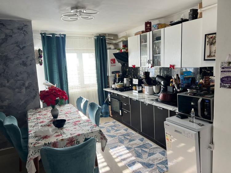 Apartament 3 camere suprafata utila 78mp - 2