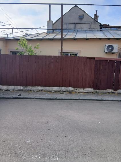 3 corpuri de casa la sol - zona Dacia - 280.000 euro (Cod E6) - 1
