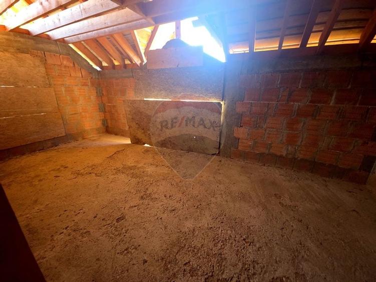 Casă / Vilă cu 5 camere de vânzare - 21