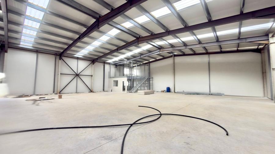 Hala clasa A 1000 mp de inchiriat langa A0 Otopeni - 2