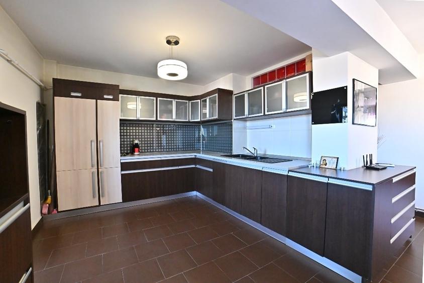 Apartament de vanzare, 4 camere, Rovine - Craiova - 2