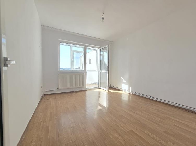 Apartament cu 2 camere decomandat în Micro 38