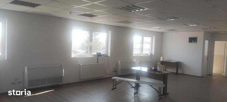 Spațiu comercial, de 1,000 mp, în Crevedia