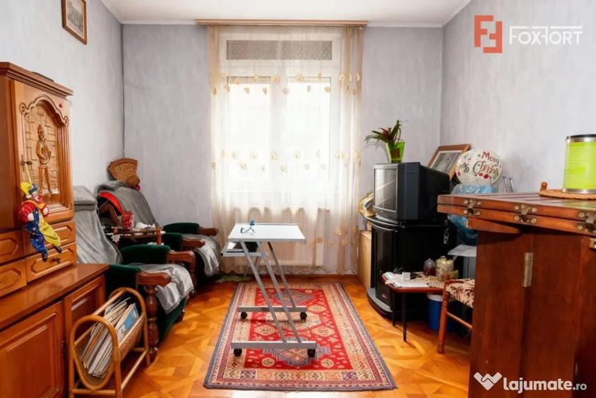 Casă cu 4 camere cu Teren 694 Mp în Șega