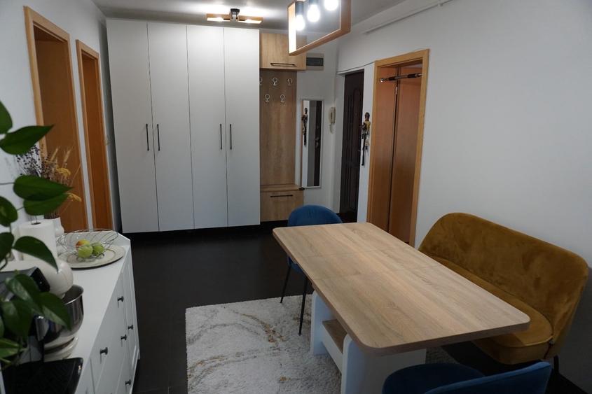 Apartament cu 2 camere decomandat, mobilat în Bucovina