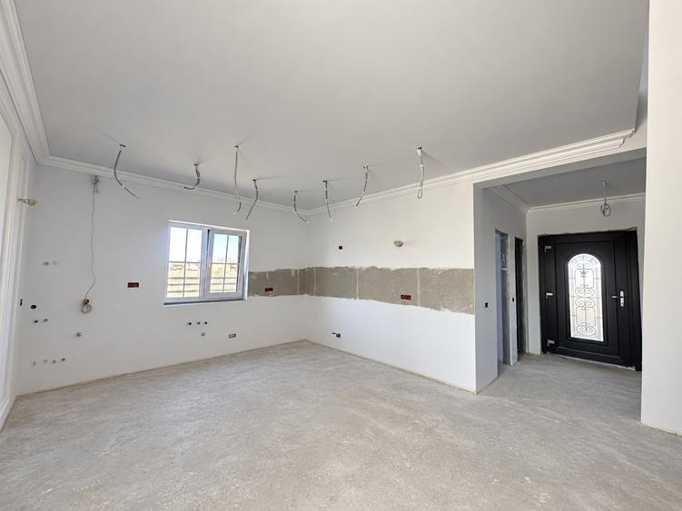 Duplex cu 5 camere cu Canalizare în Moșnița Veche