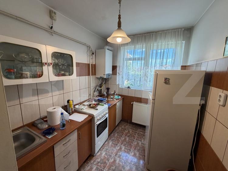 Apartament cu 2 camere semidecomandat, mobilat în 1 Mai