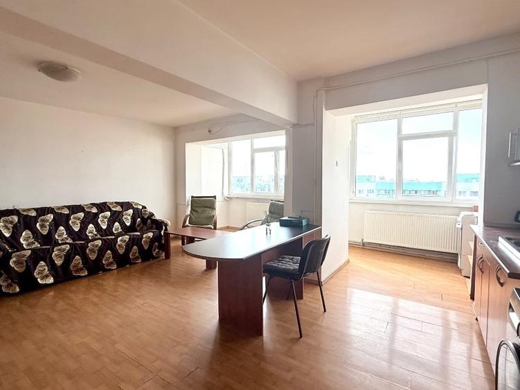 Apartament cu 3 camere decomandat, mobilat în Banu Manta