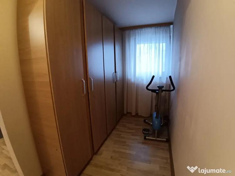 Apartament cu 4 camere semidecomandat în George Enescu