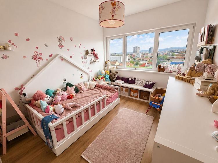 Apartament cu 3 camere, mobilat în Semicentral
