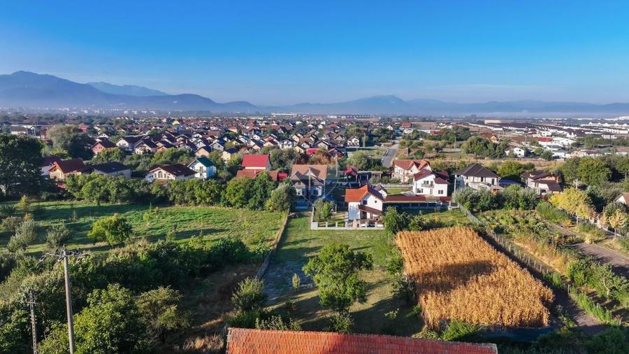 Teren Construcții intravilan de 1788 mp, în Sânpetru