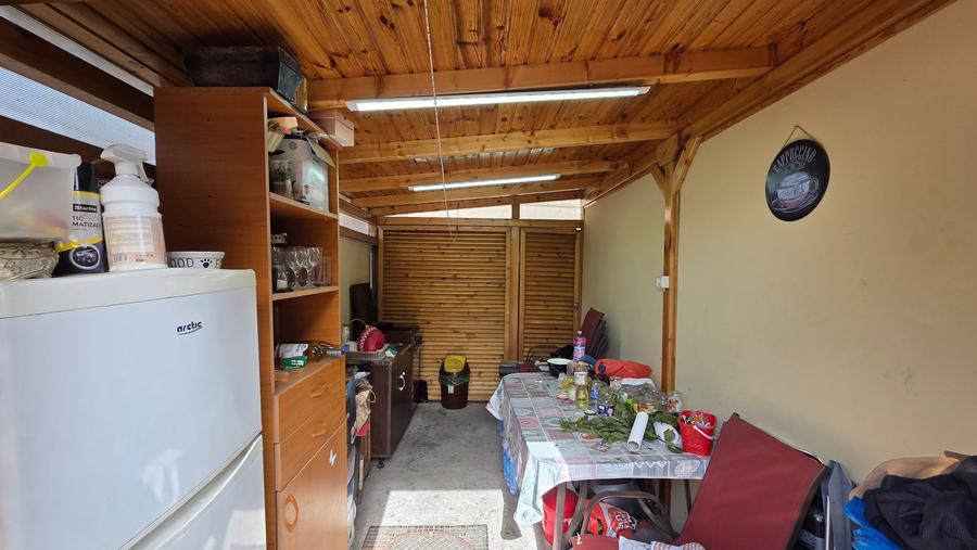 Casă individuală cu 3 camere cu Canalizare în Brătianu