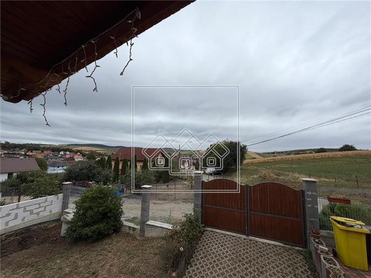 Casă cu 4 camere cu Canalizare în Șura Mare