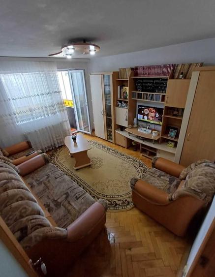 Apartament cu 2 camere decomandat în Aleea Trandafirilor