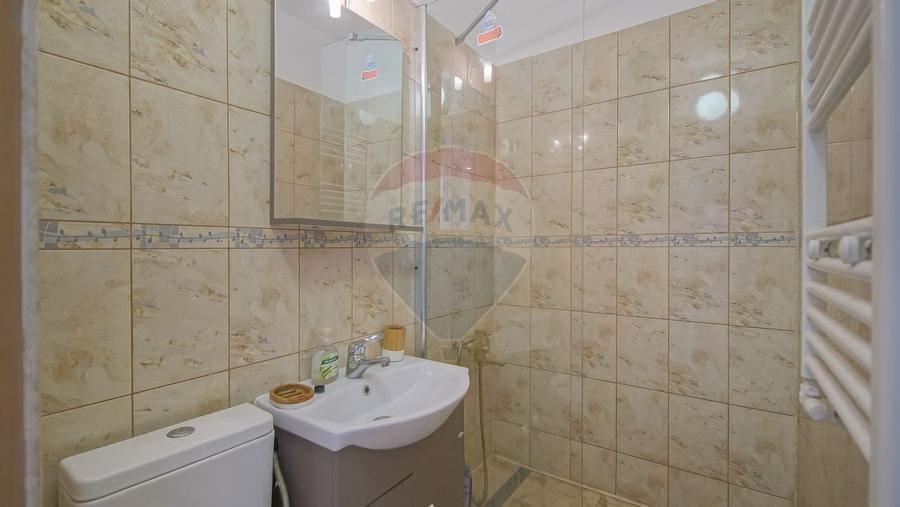 Apartament cu 3 camere semidecomandat în Nord