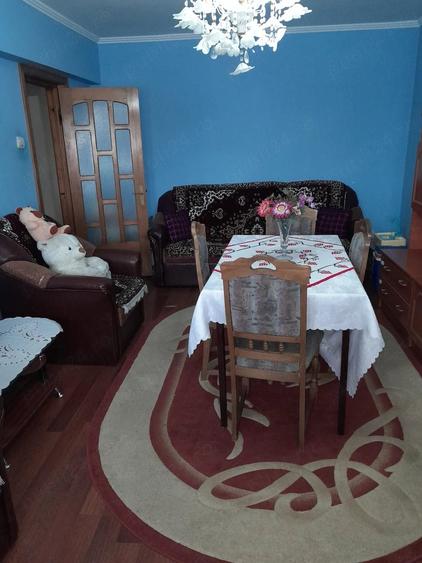 Apartament cu 3 camere decomandat în Brăilei