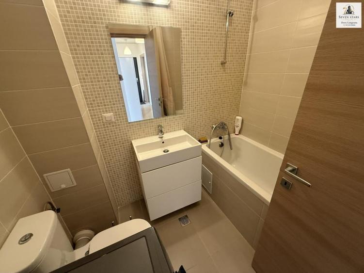 Apartament cu 10 camere, mobilat în Parcul Carol
