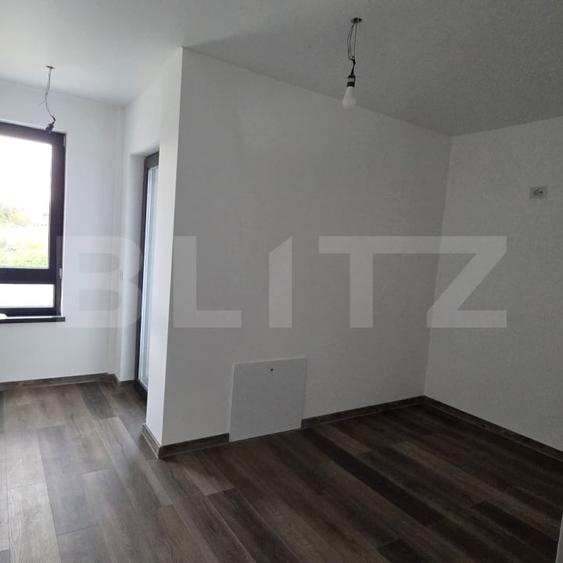 Apartament cu 3 camere semidecomandat în Micro 17