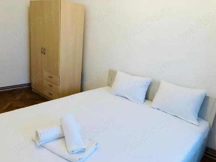 Apartament cu 4 camere decomandat, mobilat în P-ța Unirii
