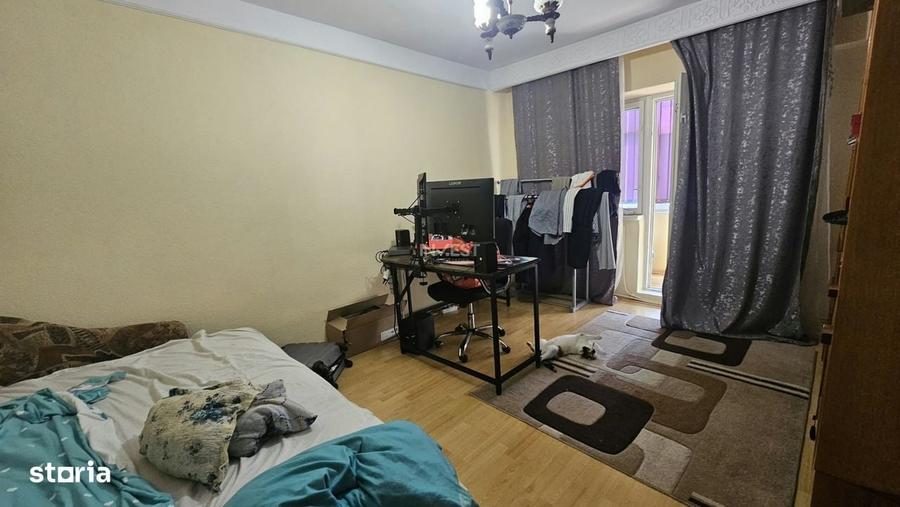 Apartament cu 2 camere decomandat în Hala Centrală