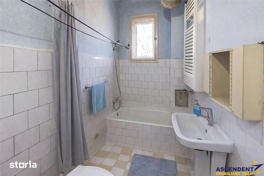 Casă cu 2 camere cu Teren 250 Mp în Remetea