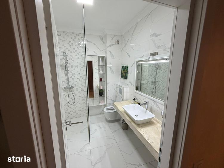 Casă cu 6 camere cu Teren 500 Mp în Băneasa