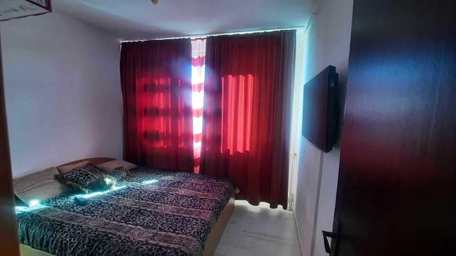 Apartament cu 3 camere semidecomandat în Tudor Vladimirescu