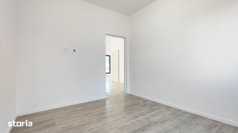 Casă cu 3 camere cu Teren 445 Mp în Zimandu Nou