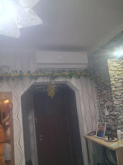 Apartament cu 4 camere semidecomandat în Zboiu