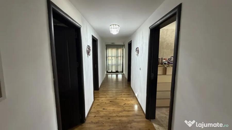 Casă cu 5 camere cu Teren 457 Mp în Ciorogârla