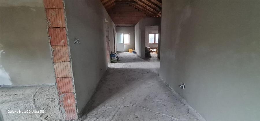Casă individuală cu 6 camere cu Teren 923 Mp în Agrișu Mare