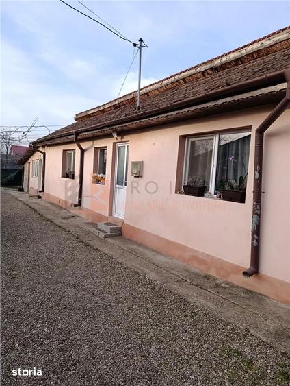 Casă cu 2 camere cu Teren 869 Mp în Vadu Pașii