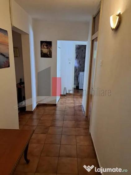Apartament cu 4 camere decomandat în Chișinau
