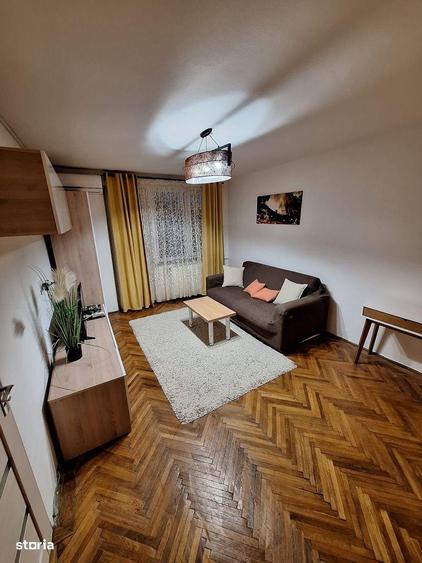 Apartament cu 2 camere decomandat în Calea București
