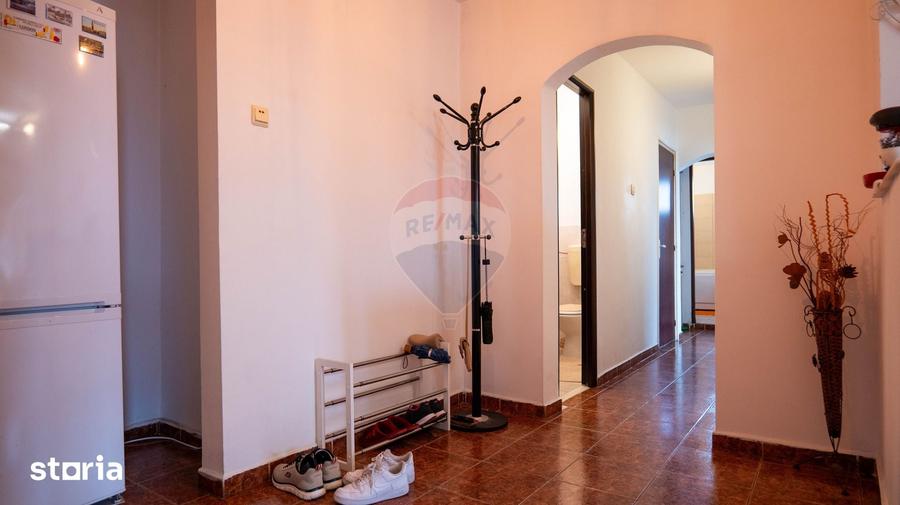 Apartament cu 3 camere decomandat în Rahova