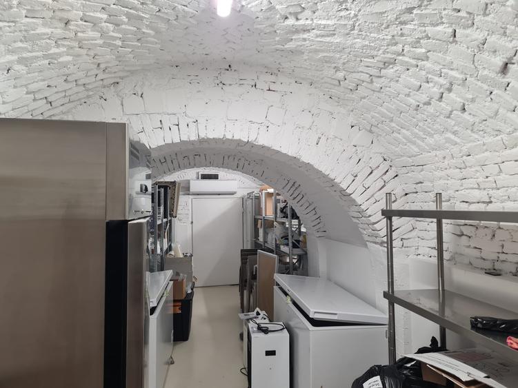 Spatiu comercial de închiriat Centru Vechi Lipscani pretabil Horeca - 2