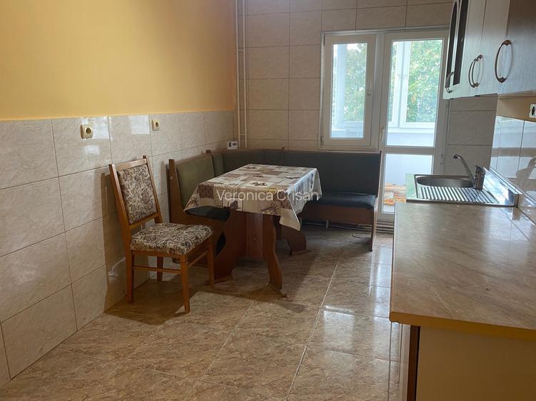 Apartament 2 camere Manastur, zona Pasaj, decomandat, et 3/4 Apartament 2 camere Manastur, zona Pasaj, decomandat, et 3/4
