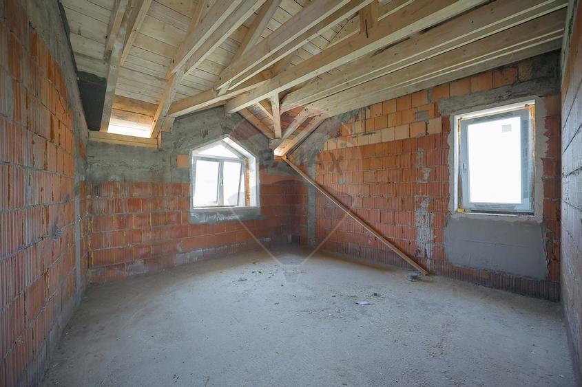 De vânzare casă cu un proiect deosebit, la roșu , Str. Gheorghe Doja - 33