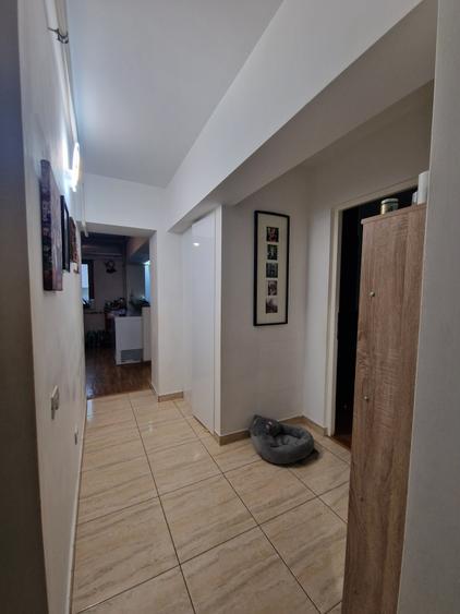 Navodari (Sud)- 3 camere decomandate, mobilat-utilat, etaj 3/4 - 25