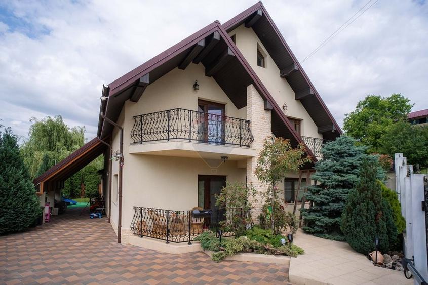 0% Comision - VILA de LUX de vânzare – Cu iaz natural - 1