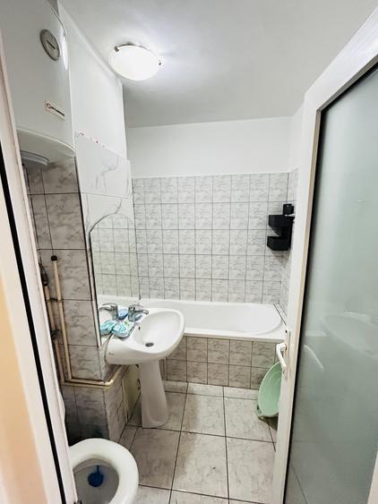 Titan -Costin Georgian 5 min metrou Inchiriere Garsoniera - 2