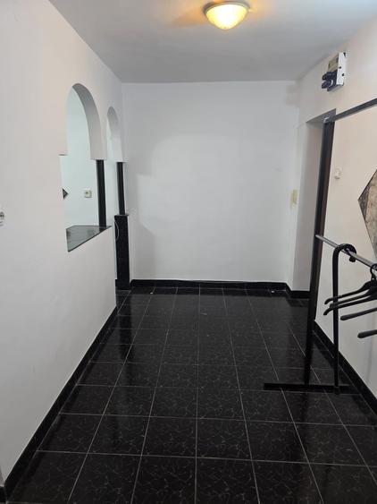 Decebal ,Matei Basarb stradal , pt locuit sau birou - 11