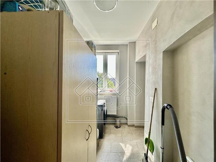 Casa individuala de vanzare in Sibiu, 373mp teren, 8 camere, zona buna - 23