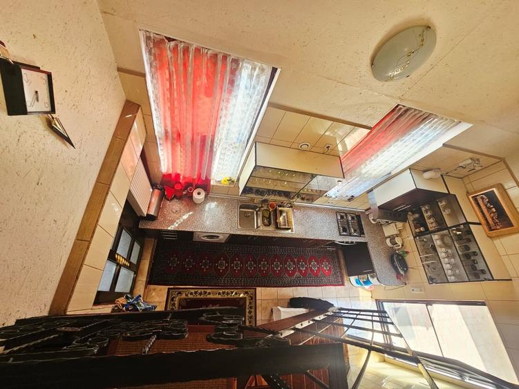 Casă spațioasă cu 9 camere în Strejnicu – pentru locuință, birouri - 34