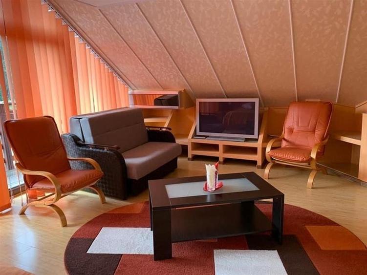 Escapada in Brasov:pensiune cu farmec +restaurant+ teren sportiv+ facilitati - 2