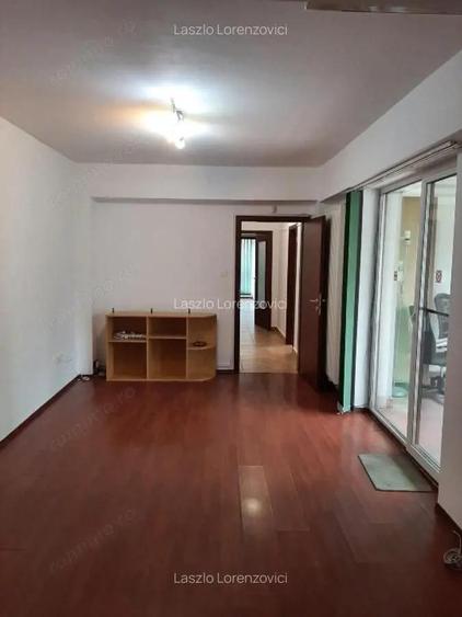 Central - Inchiriere apartament 3 camere - Str. Mihai Eminescu - 2
