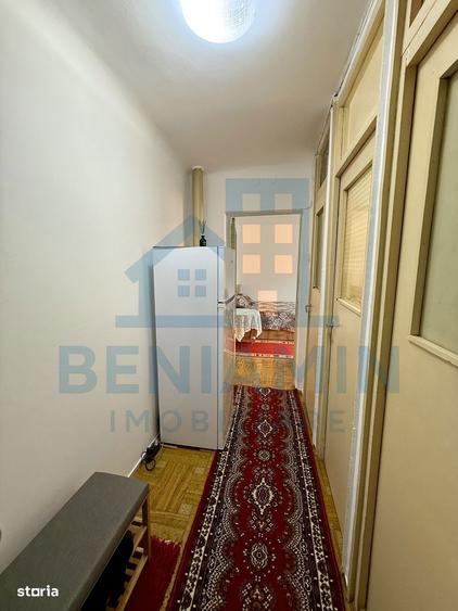 Garsoniera decomandata - mobilata - utilata - etaj 3 - Rovine - 2